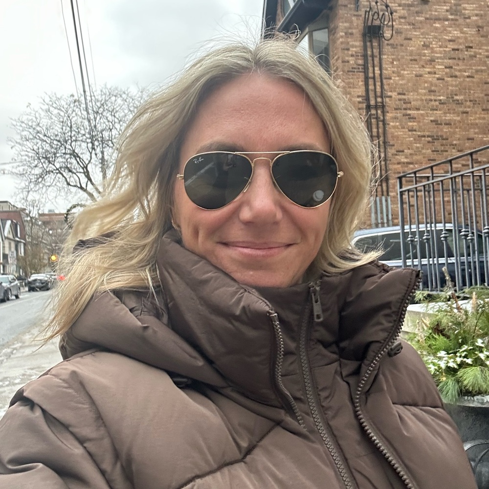 Meet your Posher, Adrienne